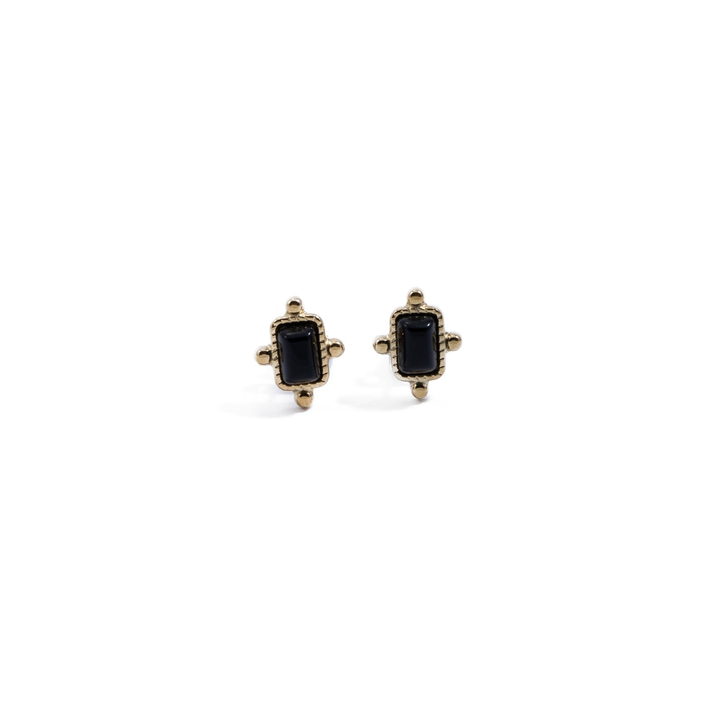 Elizabeth Vintage Stud Earrings